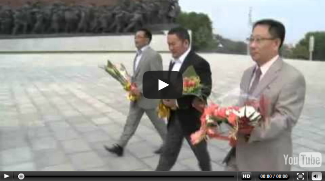 Х.Баттулга Хойд Солонгосын удирдагчдын хөшөөнд цэцэг өргөжээ