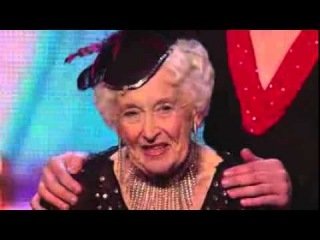 79 настай эмээгийн гайхамшигтай бүжиг