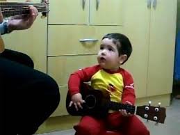 Хоёр настай гитарчин хүү