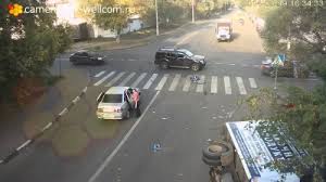 Авто ослын үеэр Оросууд нэг нэгэндээ ингэж туслав! (Видео)