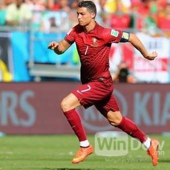 Иранчууд Ronaldo-гийн байрлаж буй буудлын дор шөнөжин бужигнав