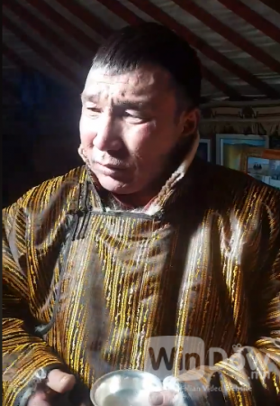Баянхонгор аймгийн галуут сумын малчин Амарбаяр гэдэг залуутай Монгол ороноо тойрон аялаарай