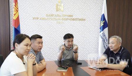Байгаль орчин, уур амьсгалын өөрчлөлтийн сайд Б.Батбаатар харъяа байгууллагуудын удирдлагуудтай уулзлаа